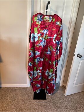 Silky Floral Red Women's Caftan - Unbranded